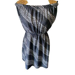 🍒 2/$20 🍒 Gap Navy & White Striped Halter Dress Medium